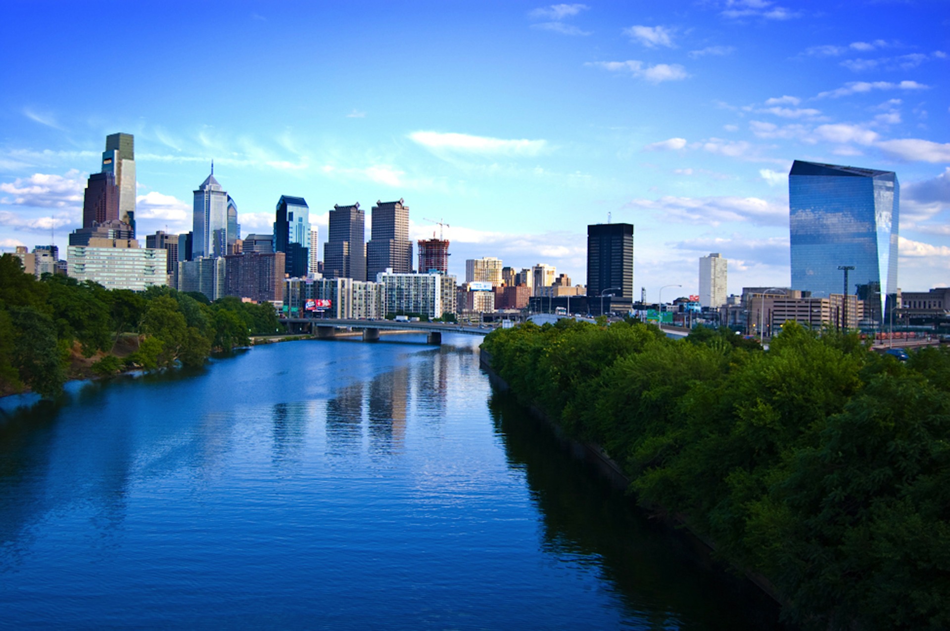 philidelphia skyline from the river