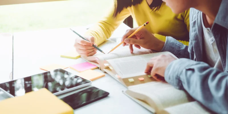 Salve sus estudiantes con la comunicación omnicanal