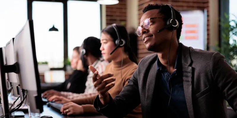 Why Every Business Needs an Emergency Answering Service During Hurricane Season