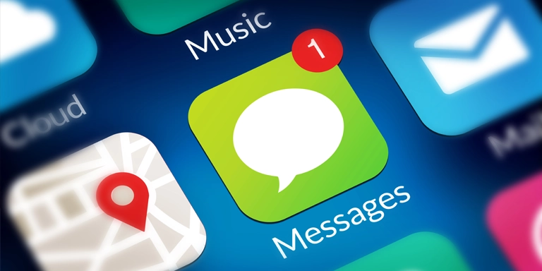 icône sur l’écran d’un téléphone indiquant un message d’alerte